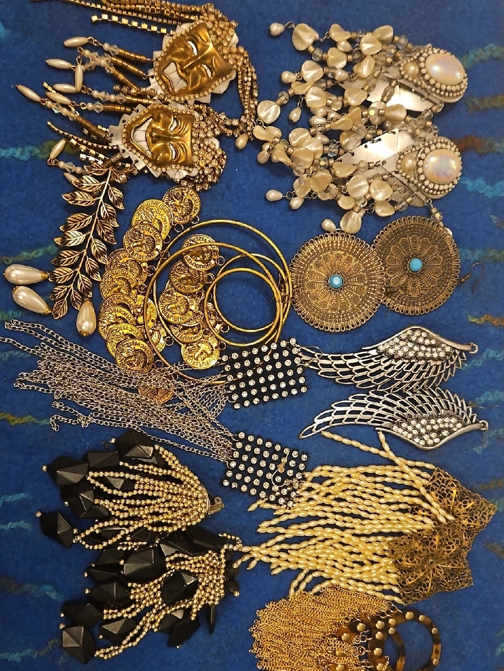 Assorted Broken Women’s Fashion Earrings. Over 10 Pair in Cream,Gold,Black